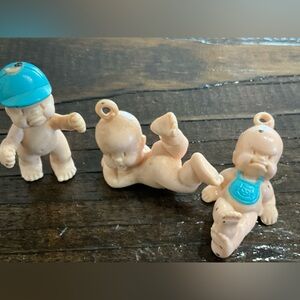 Vintage Lot of 3 LJN Oodles PVC Baby Figures